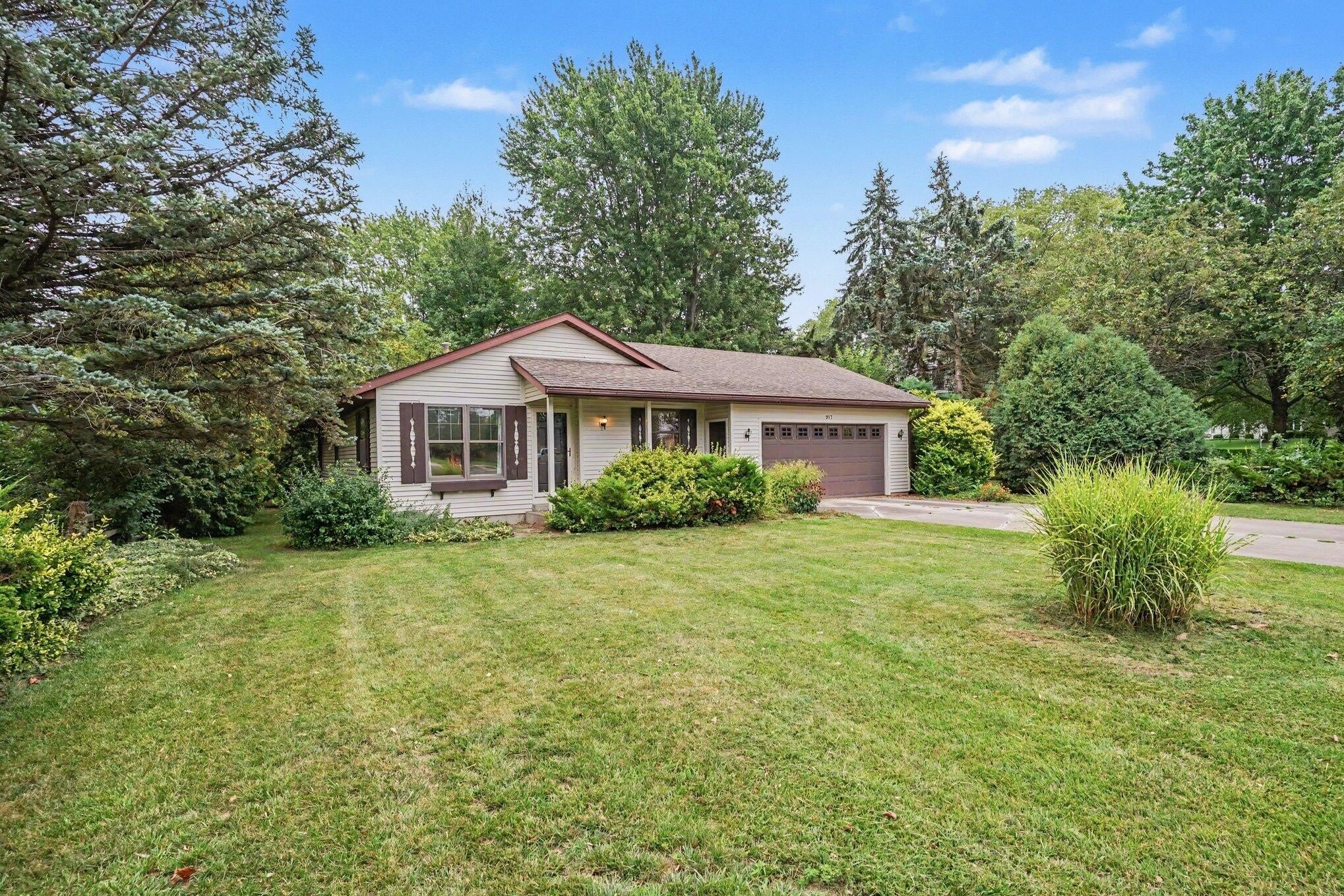 917 Ottawa Avenue – photo 2