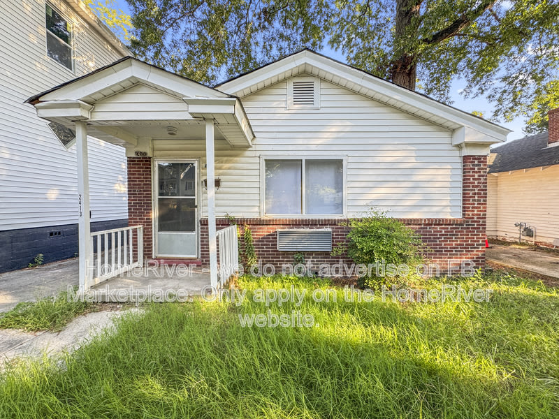 2413 Laurel St – photo 1