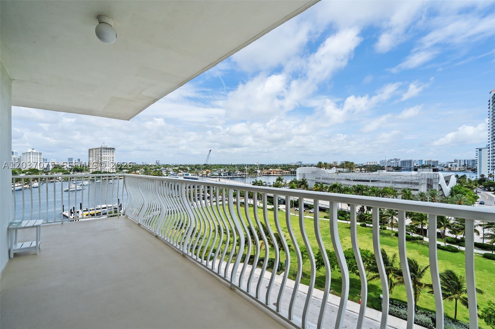 1 Las Olas Cir – photo 4