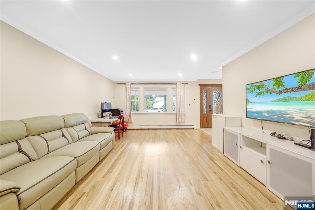 99 Lambert Place – photo 5