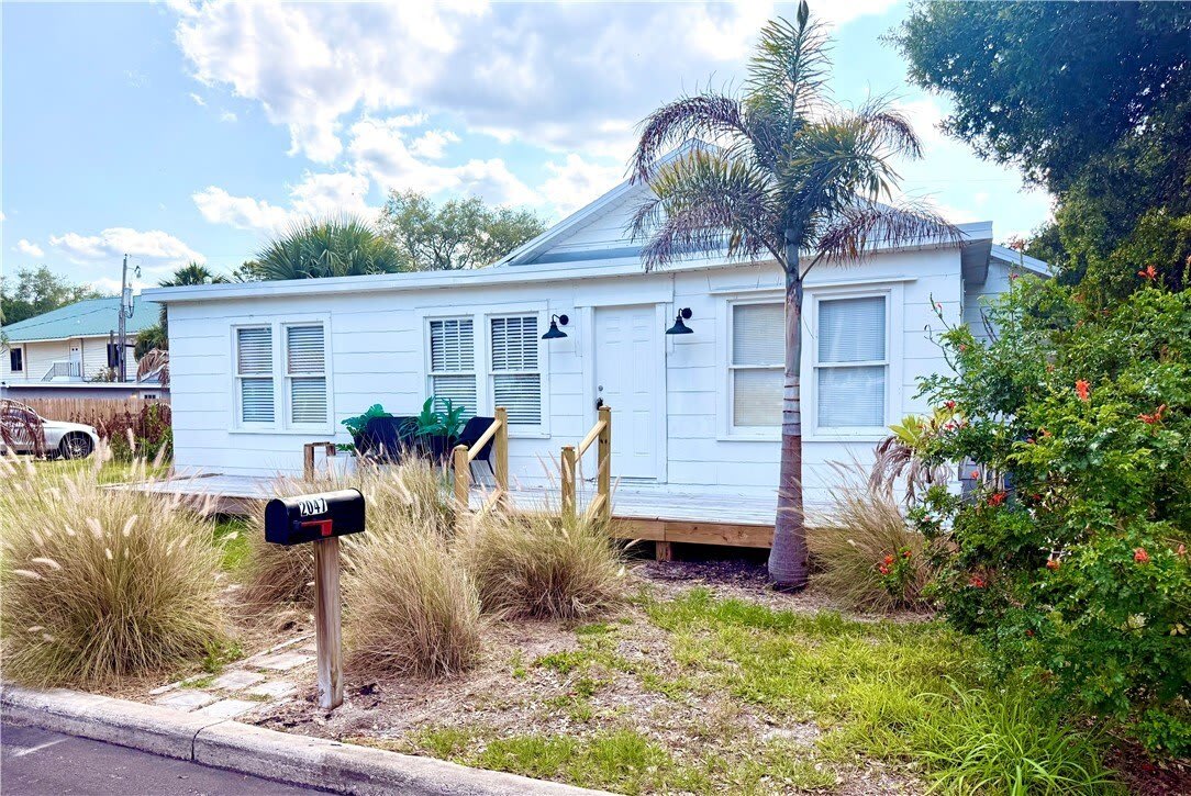 2047 38TH AVENUE – photo 1