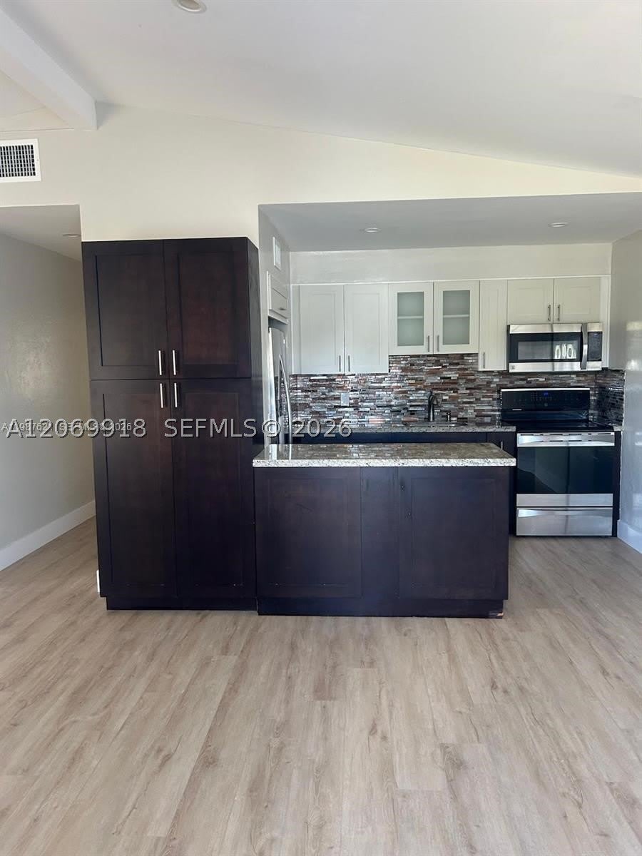 630 SE 3rd Pl – photo 2