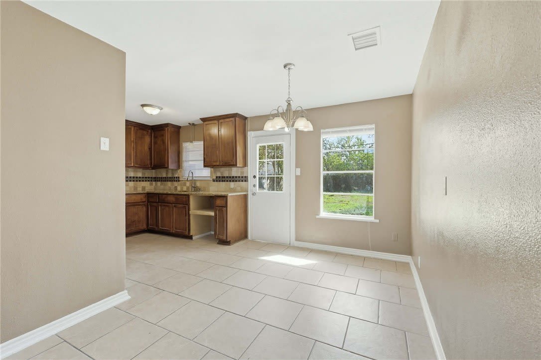1110 Shephard Drive – photo 4