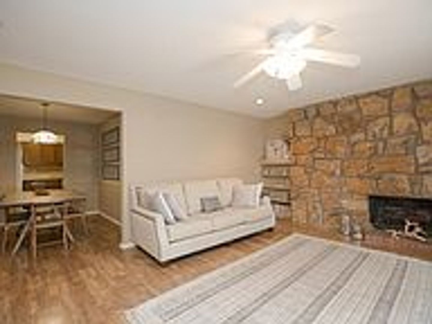 No Pets Allowed Wonderful 2 Bedroom 2 Bath Duplex Unit Has Been Well Maintained Quiet Midtown Tulsa Neighborhood – photo 4