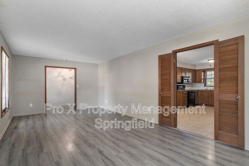 5519 S Dollison Ave – photo 4