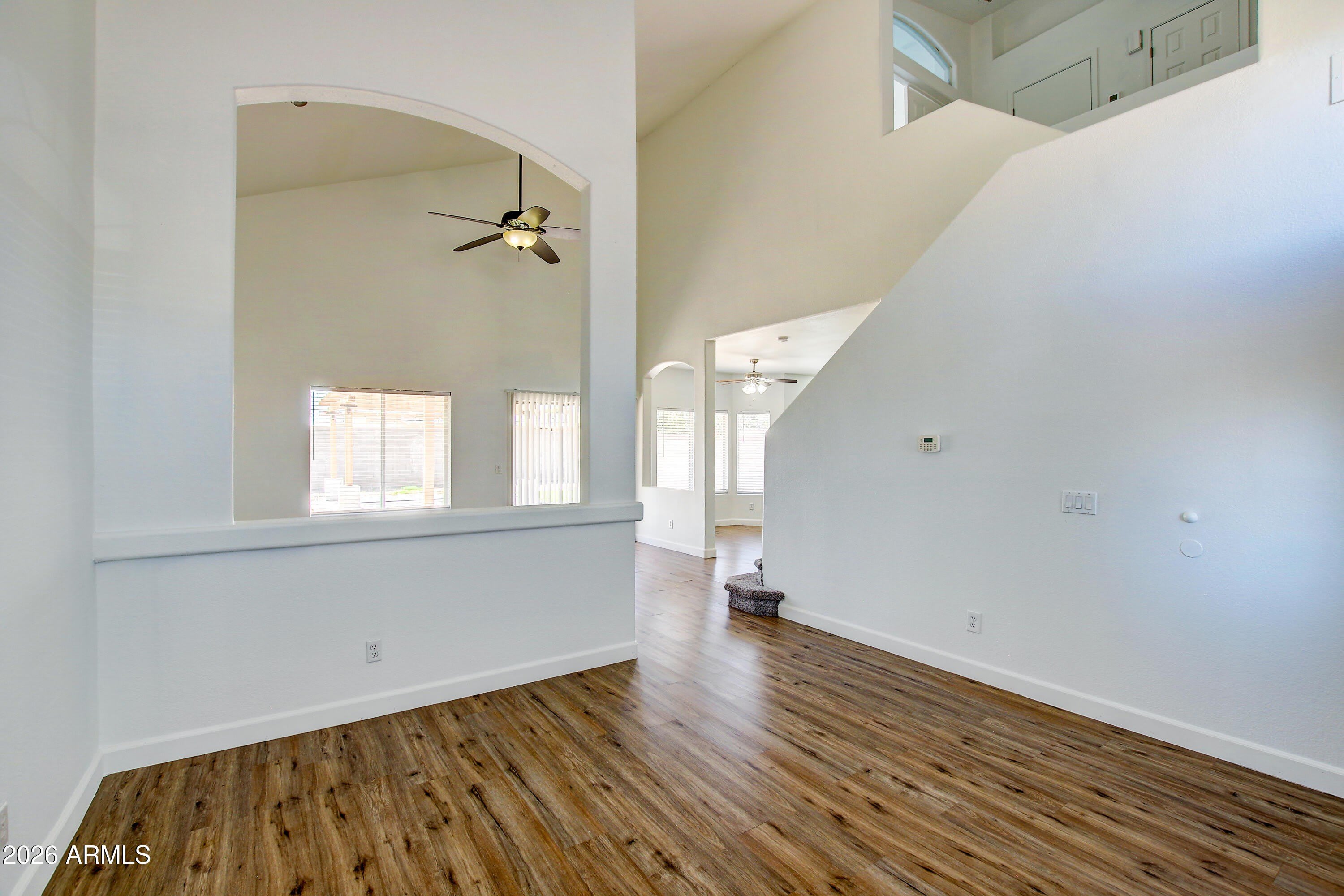 1550 N SUNSET Place – photo 3