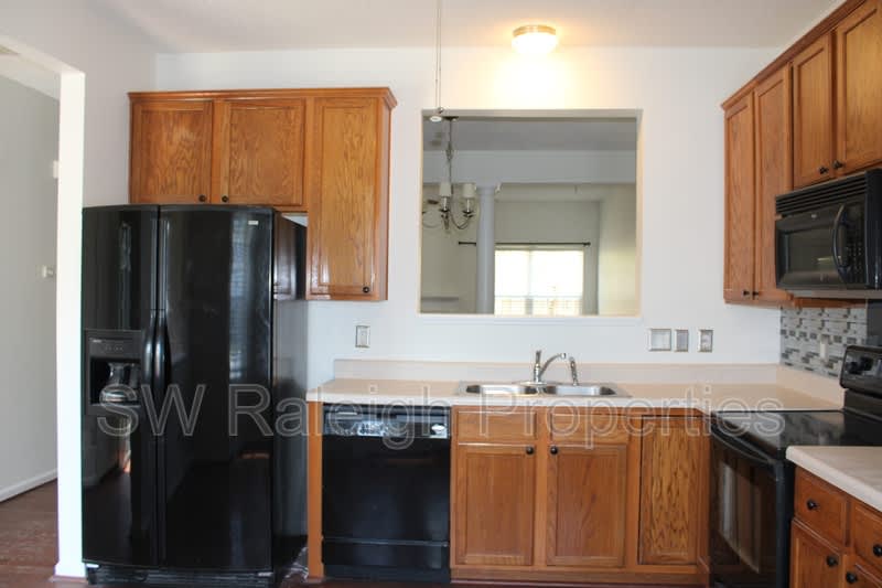 2802 Gross Avenue – photo 2