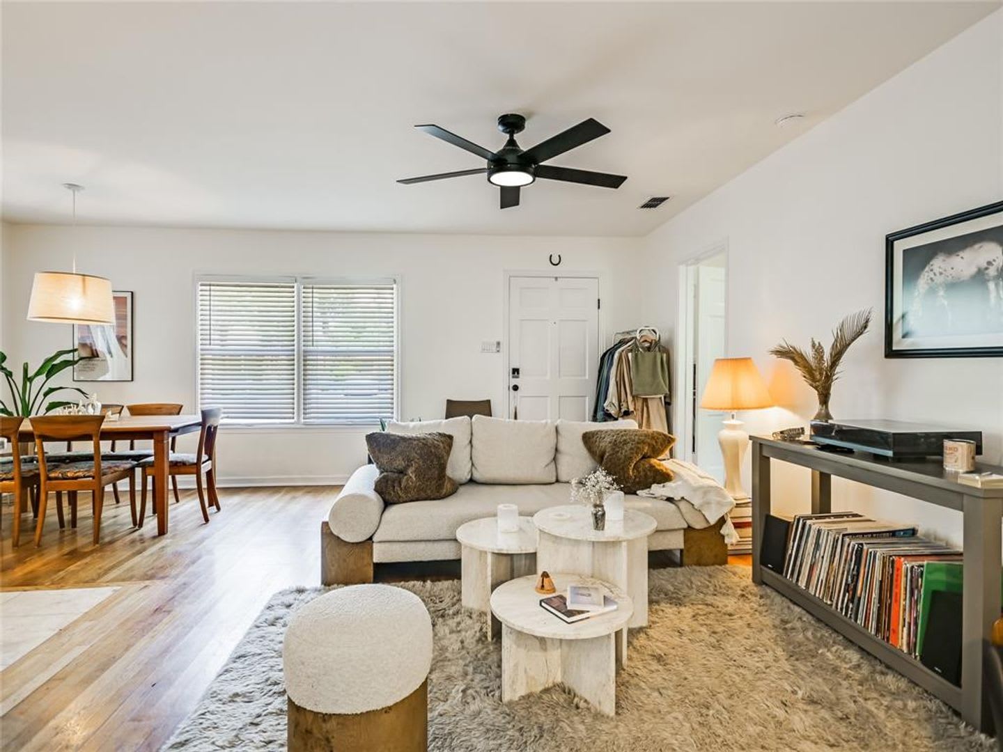 Classic 2 Bed House in Historic Hancock Neighborhood – photo 2