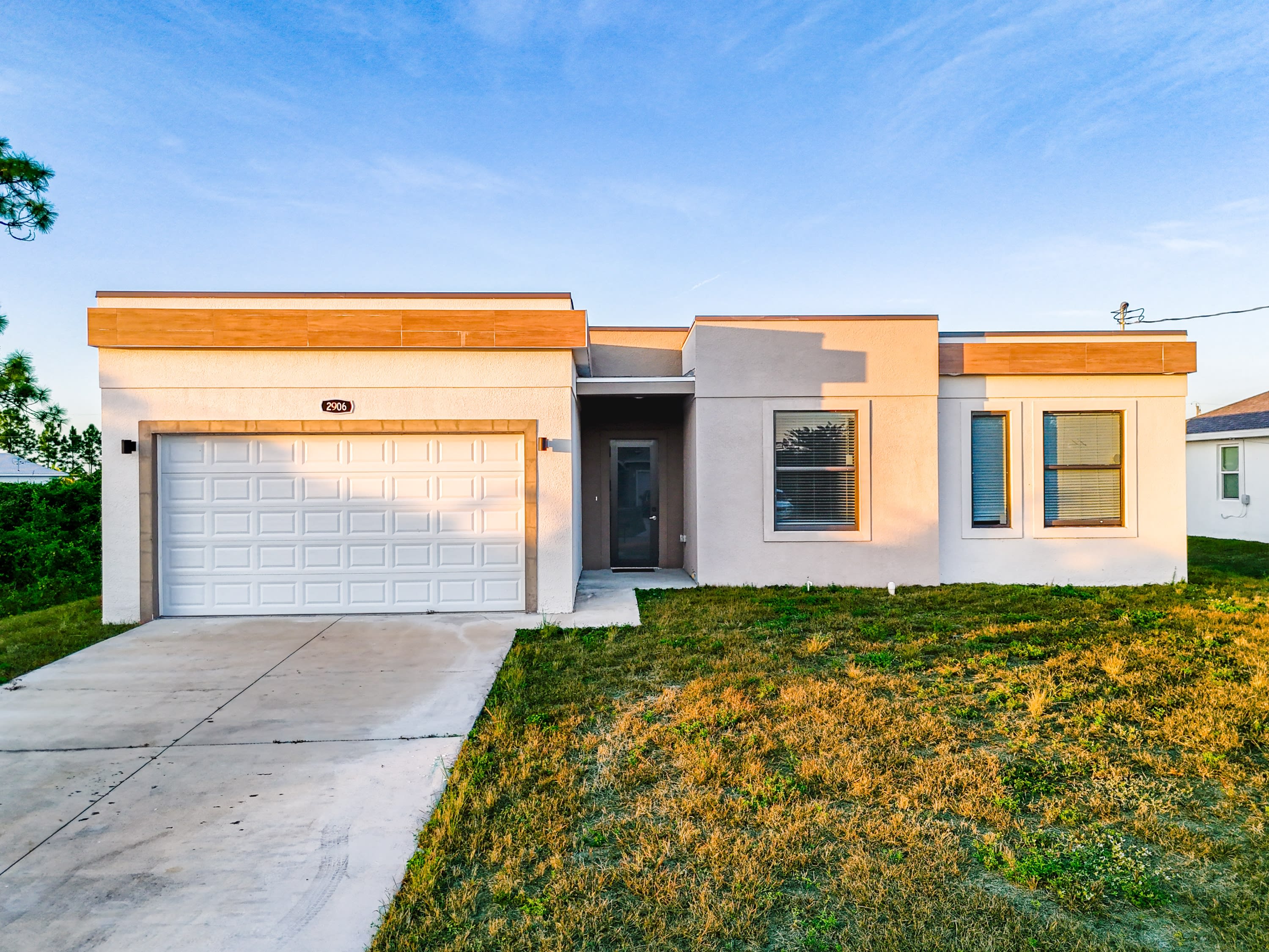 2906 65Th Street West – photo 1