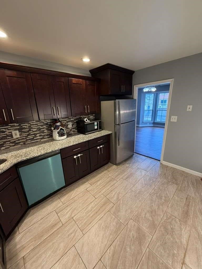 7 HOLLY ST – photo 4