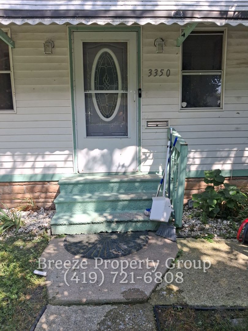 3350 Maple St Toledo – photo 1
