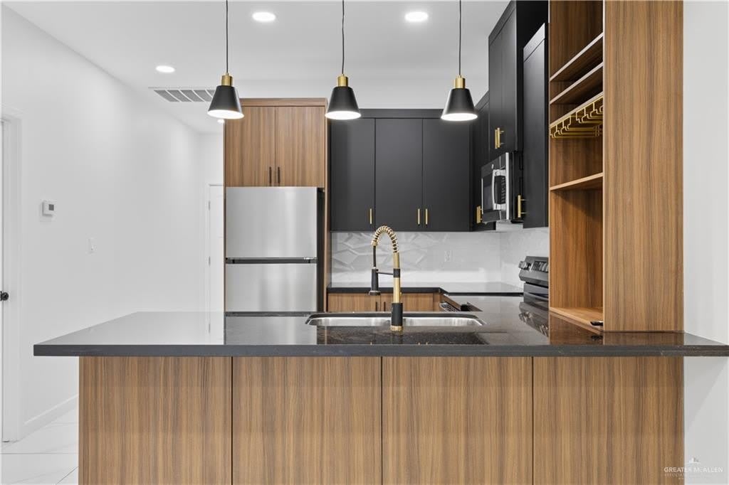 1513 W B Street – photo 4