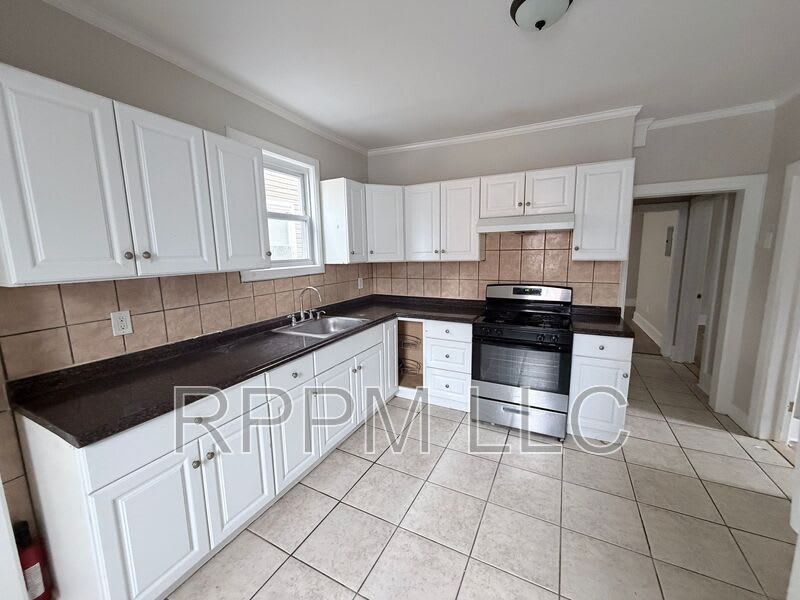 106 N 16th St #1 – photo 2