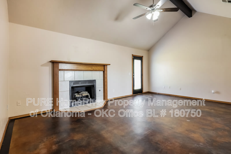 11101 SW 6th St – photo 4