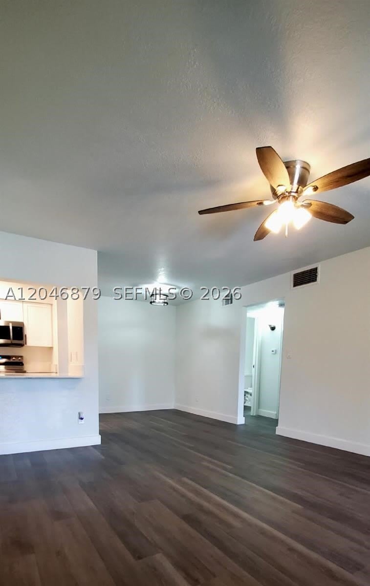 927 Riverside Dr – photo 2