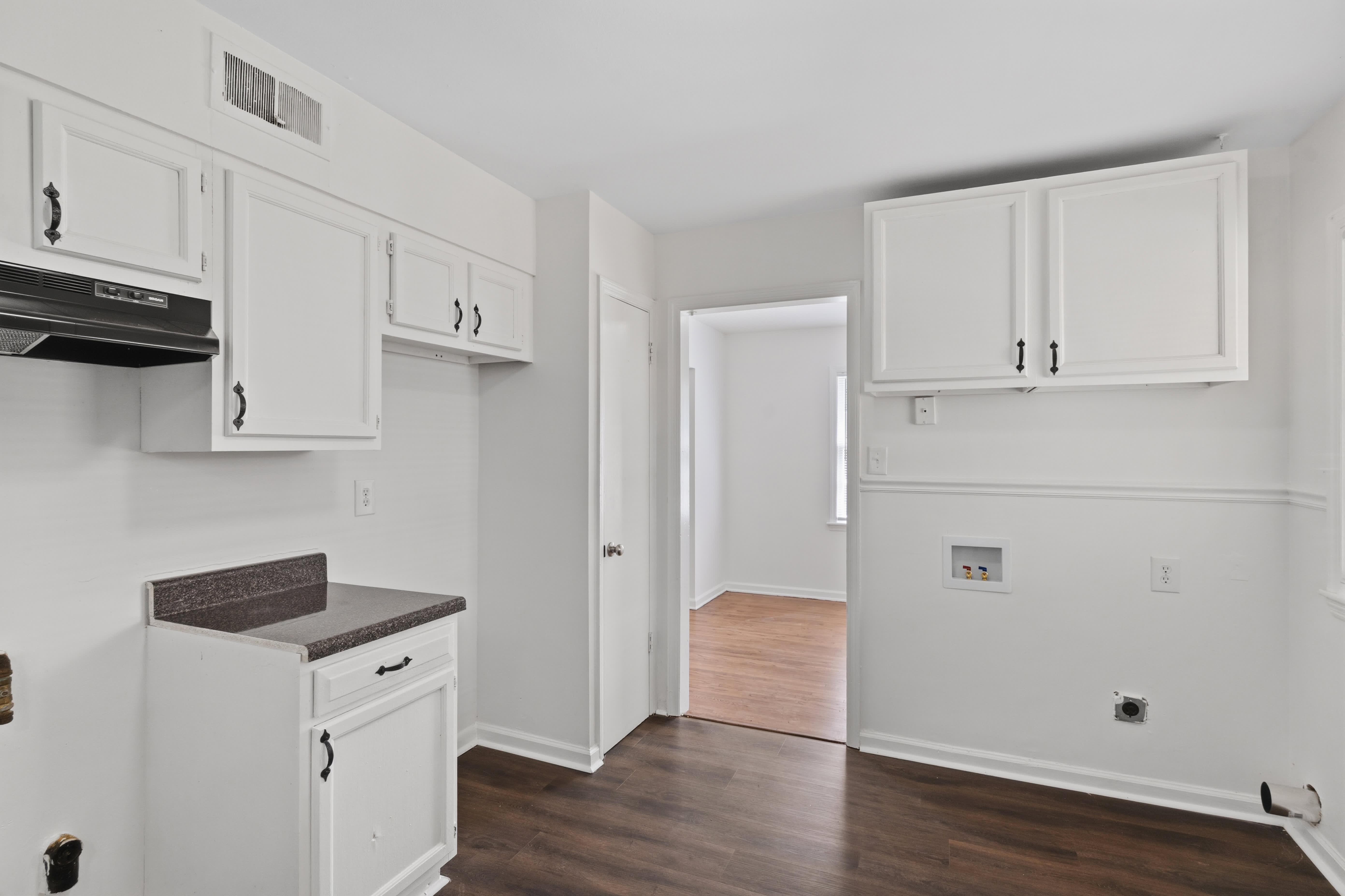 3546 Gowan Dr – photo 4