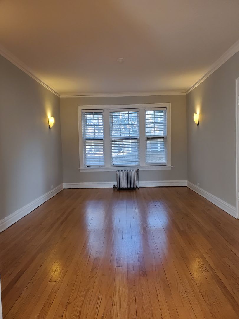 1619 W Thome Ave – photo 2