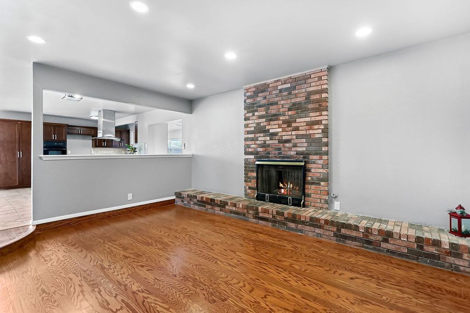 Beautiful East side House 3 bed-2 bath 79928 – photo 4