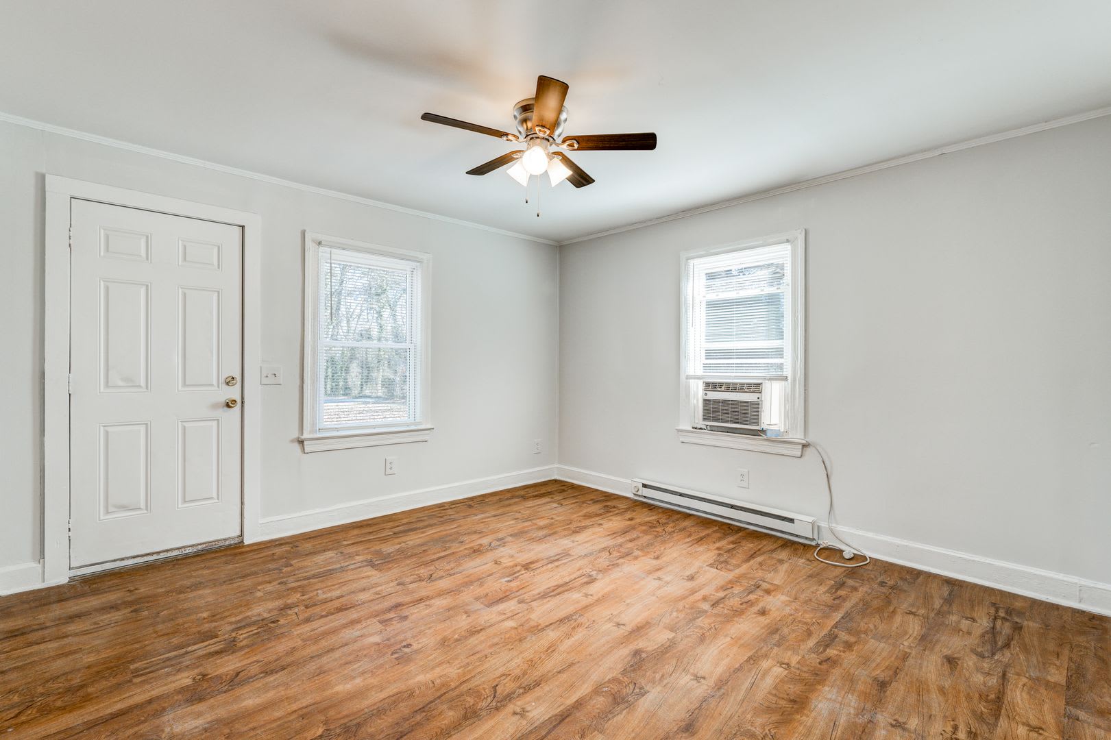 Charming 2 Bedroom 1 Bath Home – photo 5