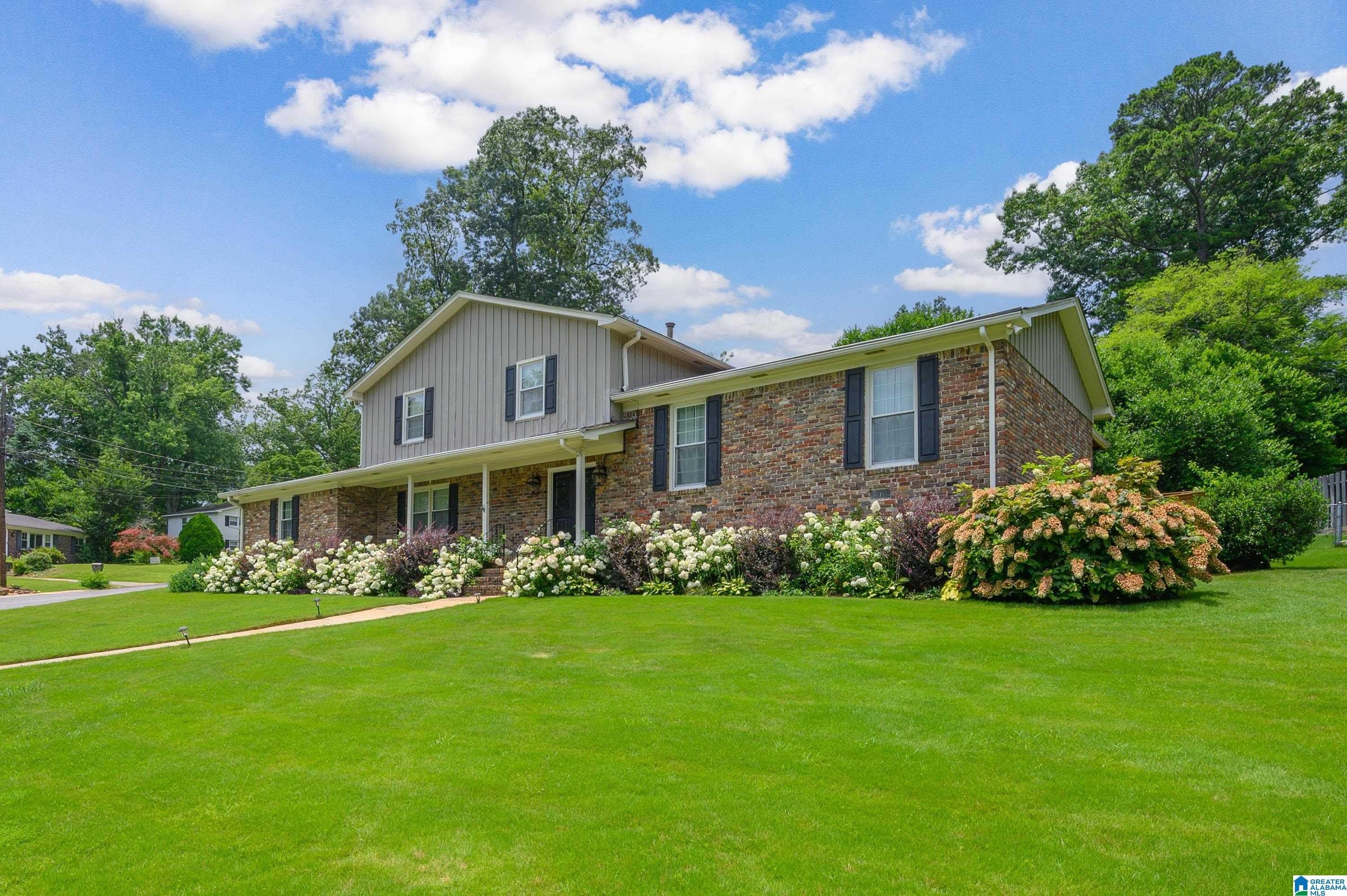 2344 Queensview Road – photo 3