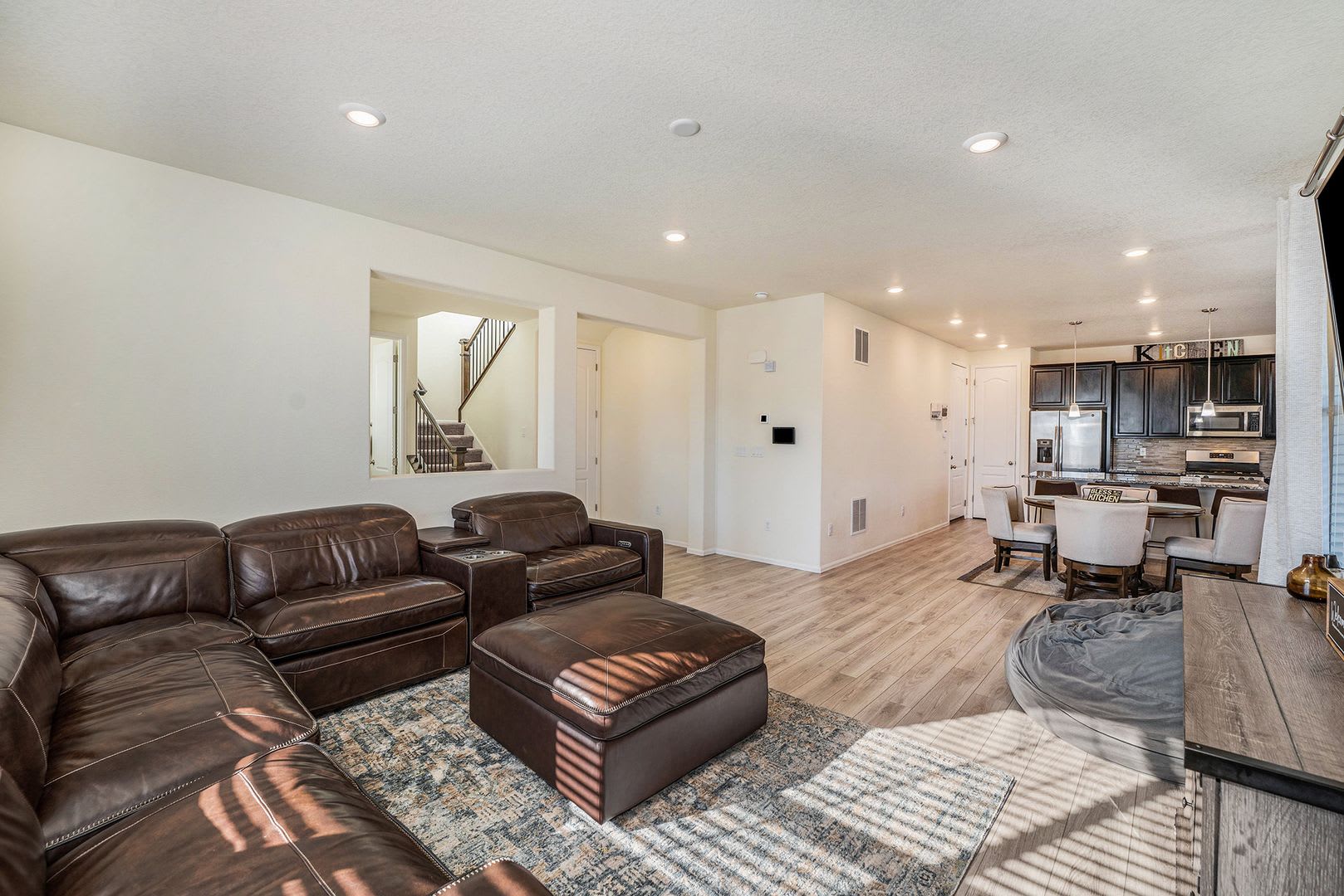 Beautiful Home in Sterling Ranch – photo 4