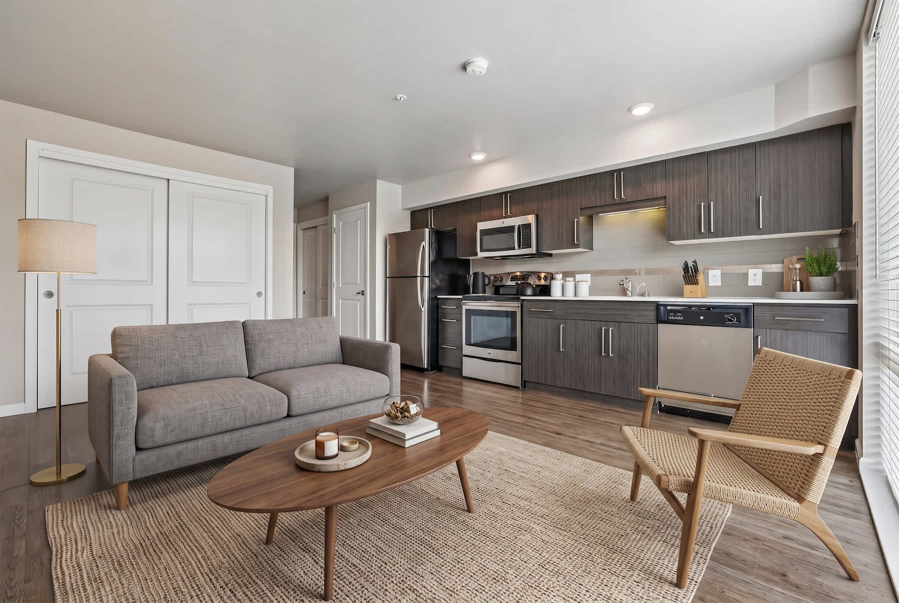 1711 Apartments – photo 3