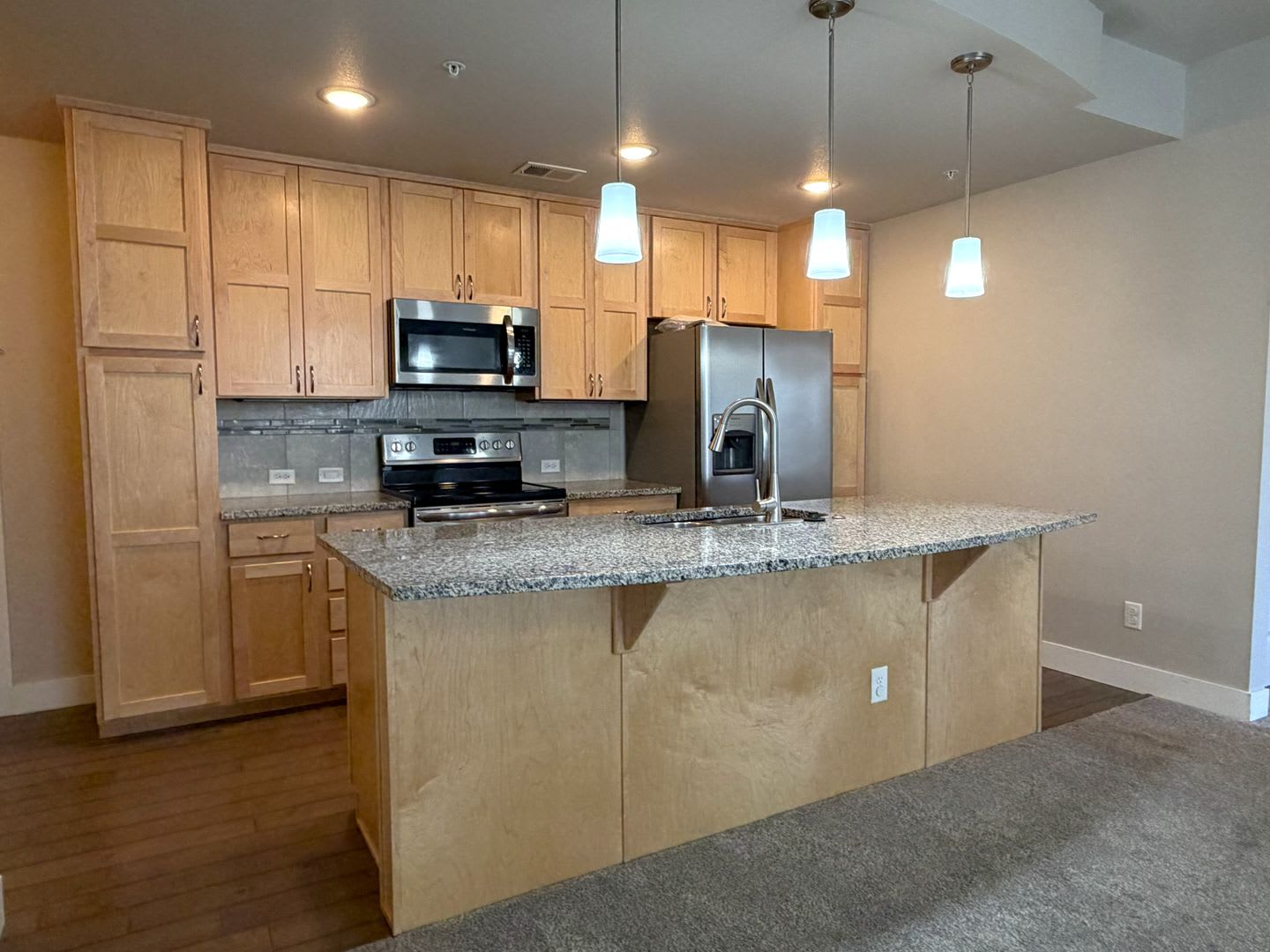 200 Off First Month Secure Stylish Convenient 2 Bed Condo In Loveland – photo 5