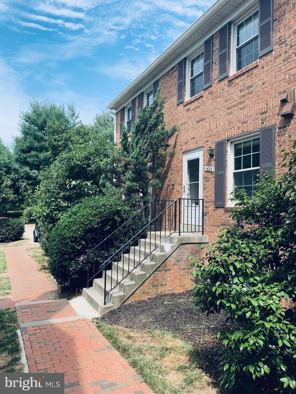 1623 S BARTON Street – photo 2
