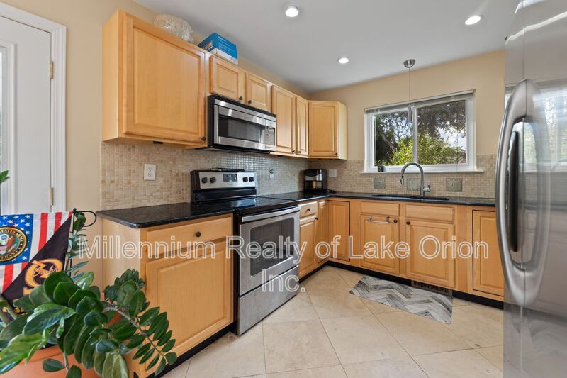 676 Sheffield Rd – photo 5