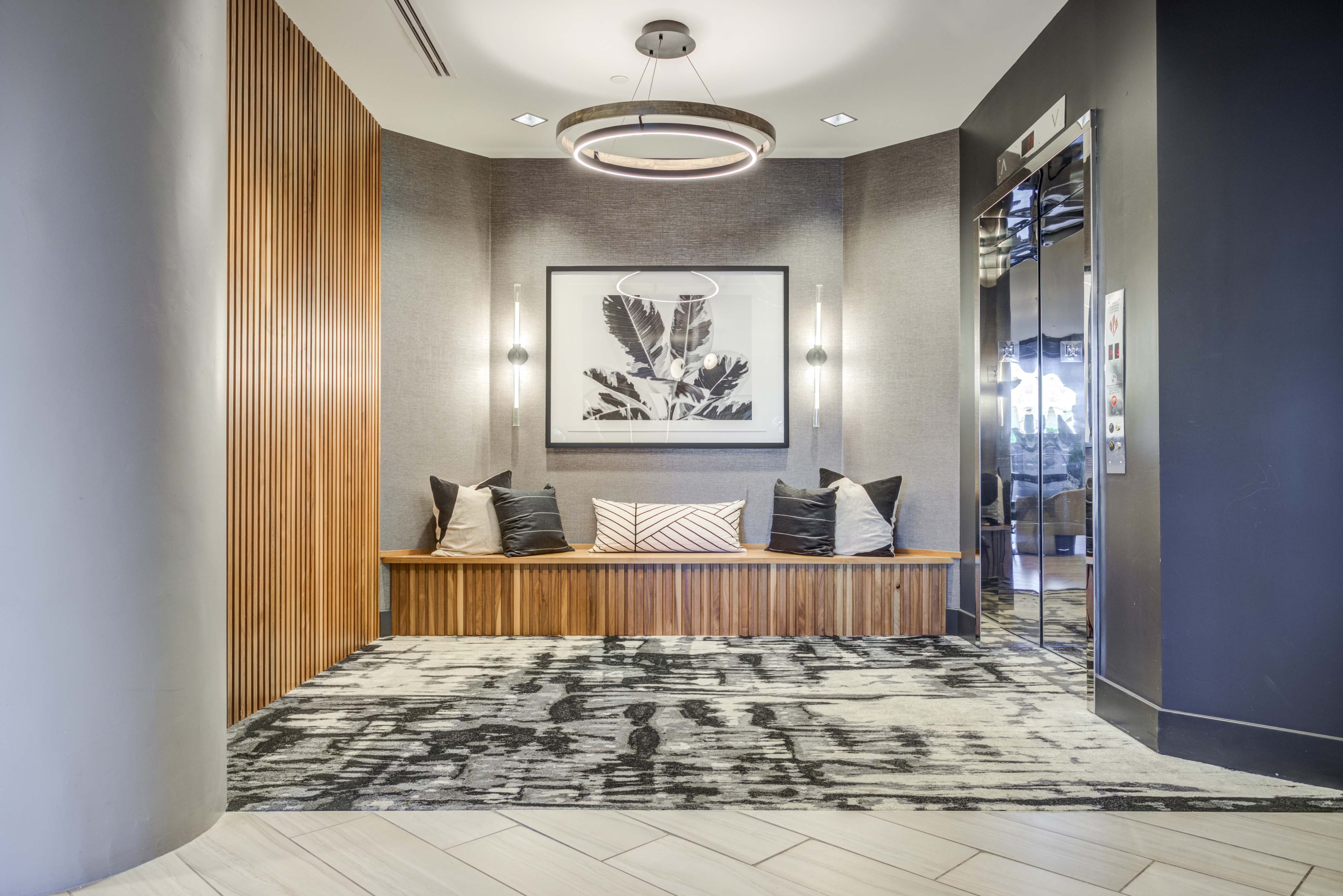 Skyrise Luxury Apartments – photo 3