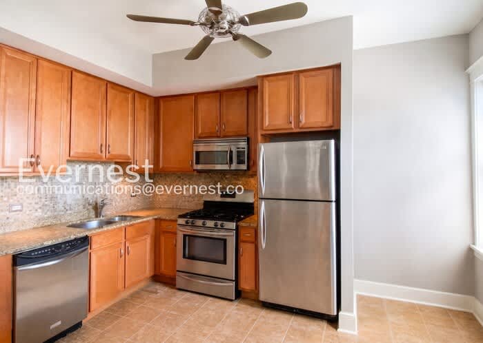 821 North Winchester Avenue – photo 2