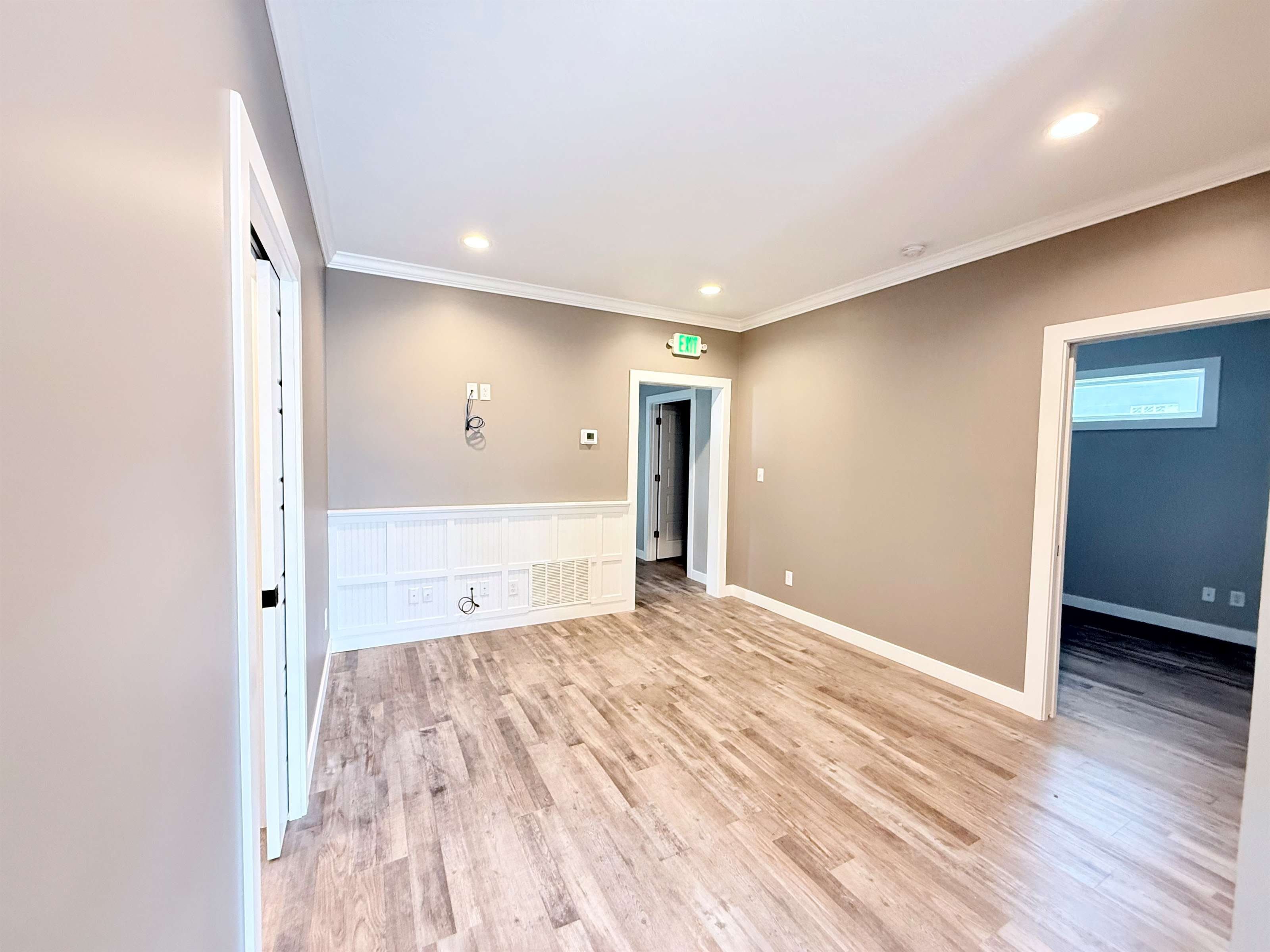 668 Hulman St – photo 3