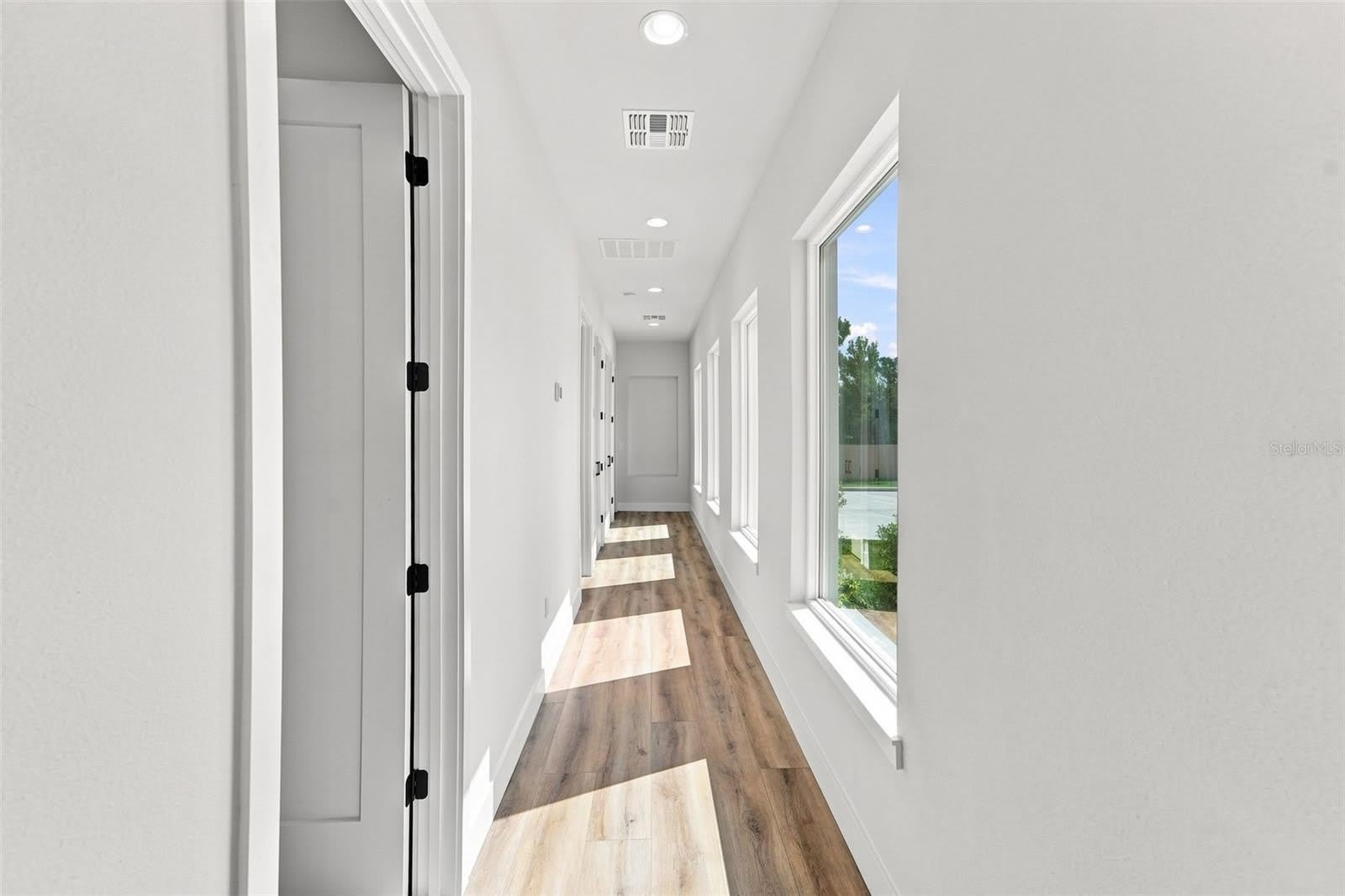 561 N THOMPSON Road – photo 4