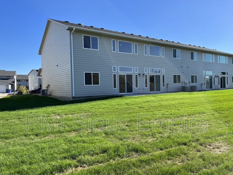 6171 S Alki Place – photo 2