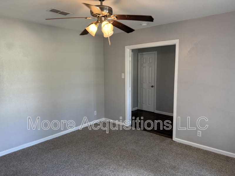 1833 Skyline Dr – photo 4