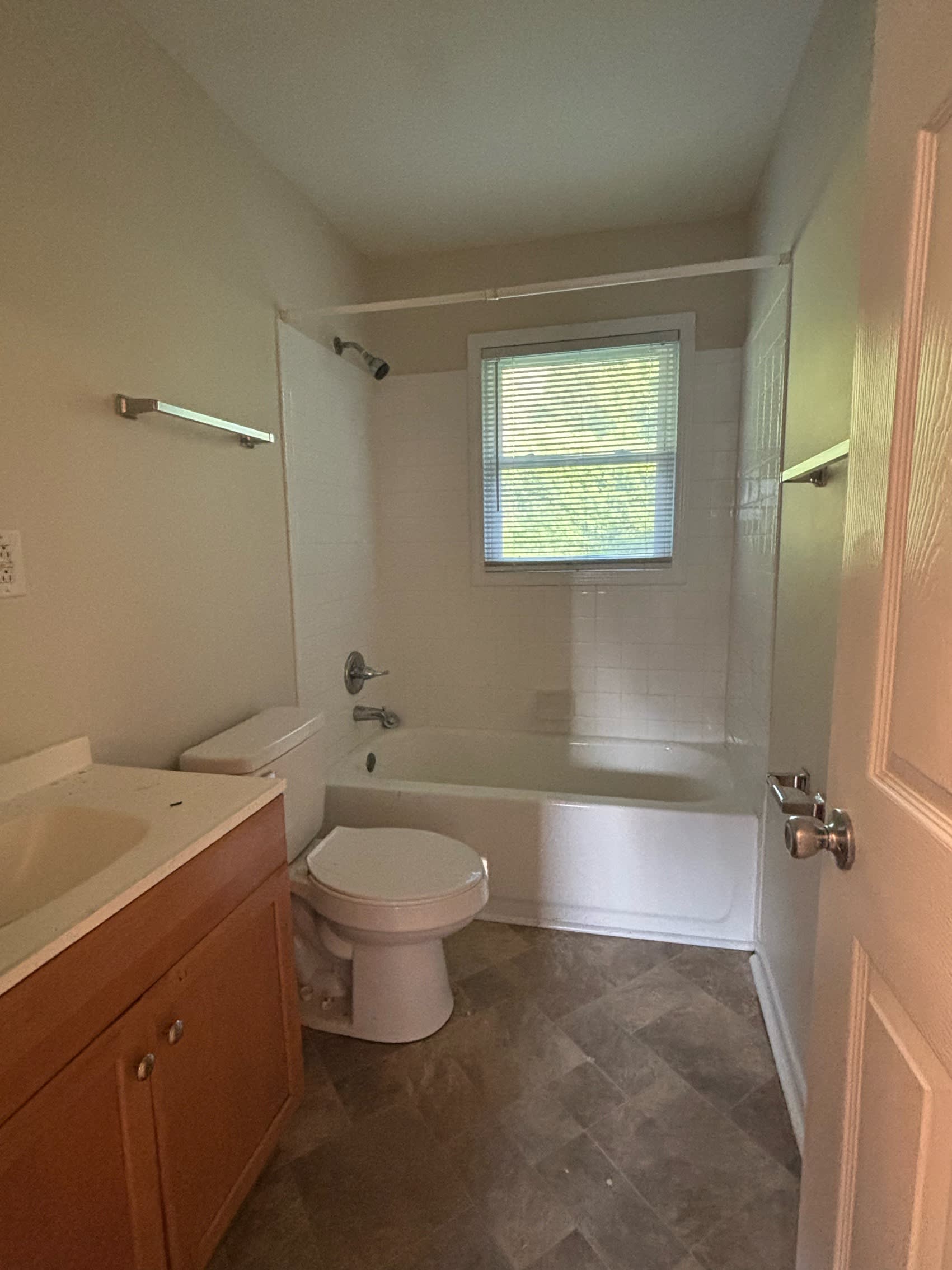 1070 Rulnick Street – photo 5