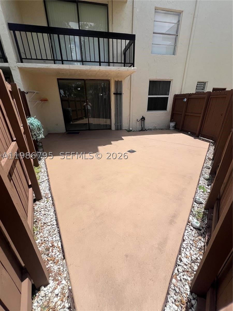 8307 SW 142nd Ave – photo 3