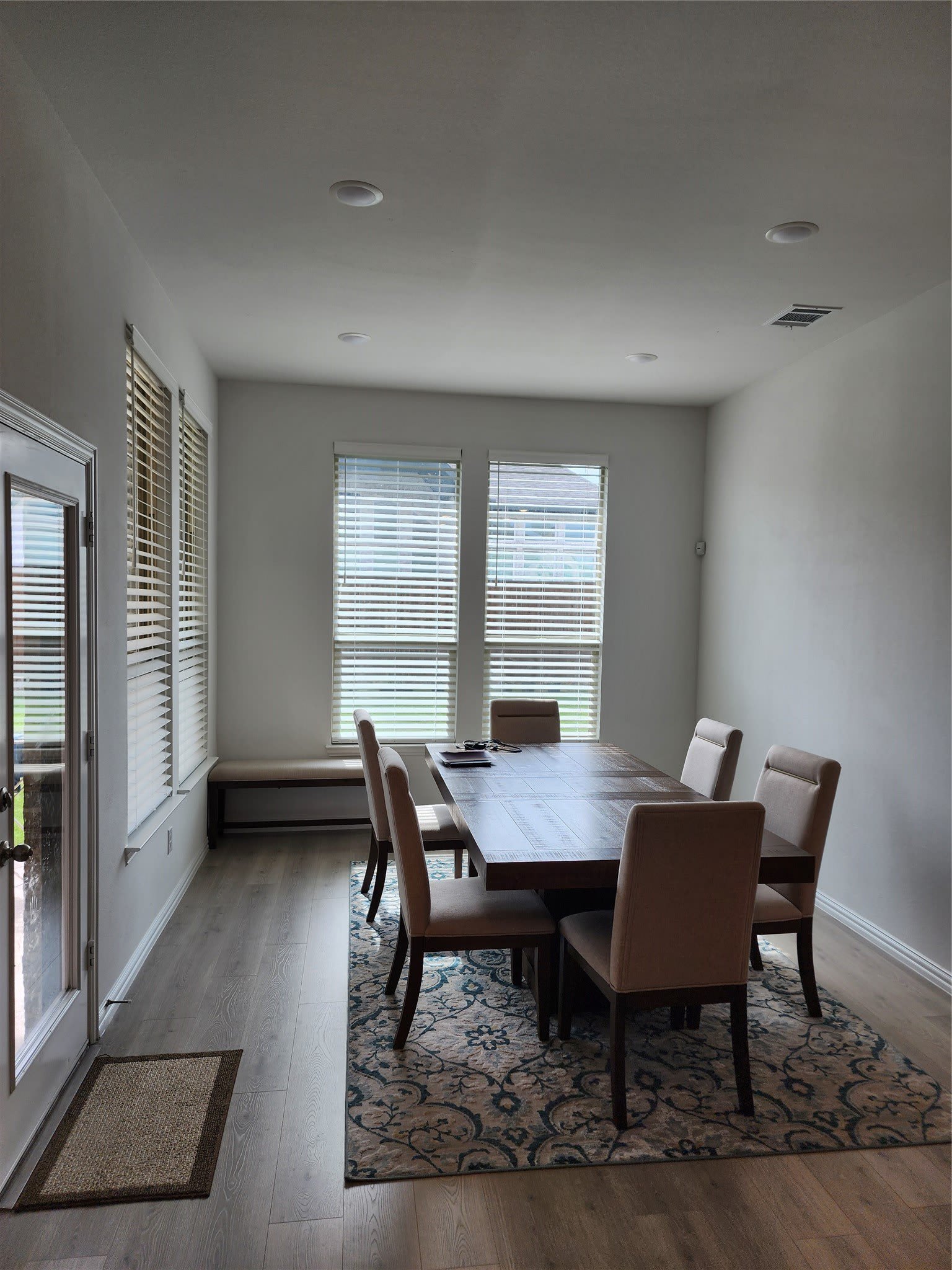 3903 hudson Street – photo 2