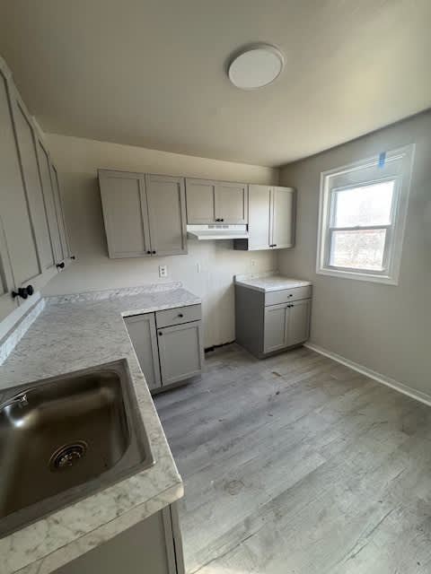 918 East 17th Street – photo 3