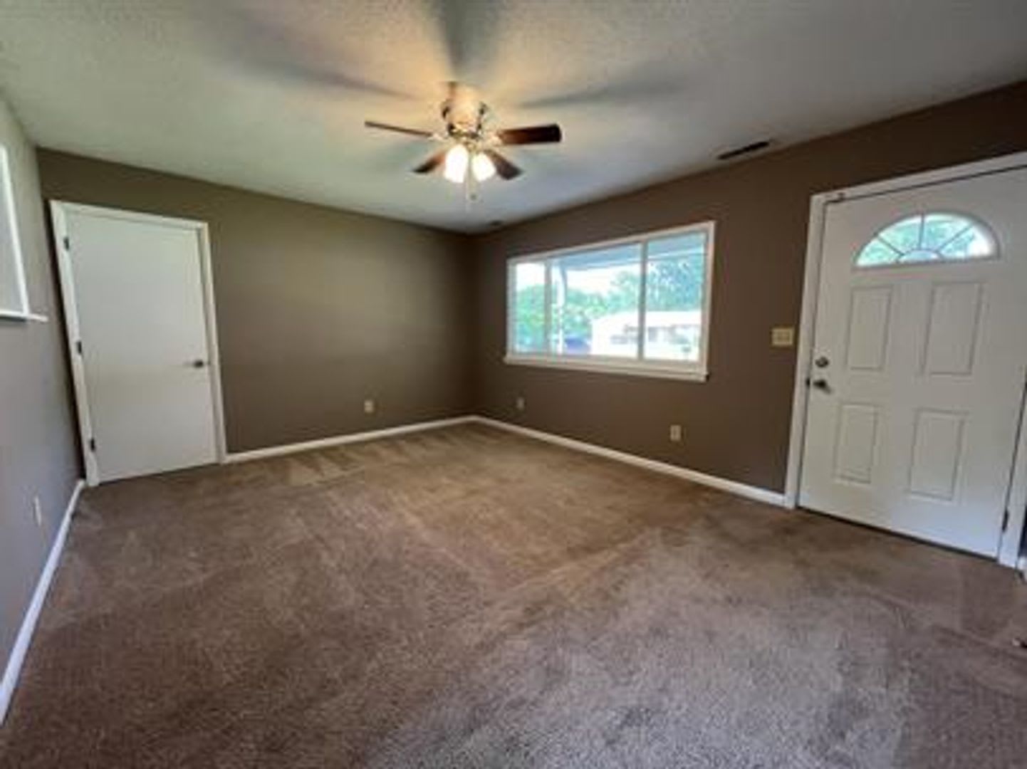 504 Holly Court – photo 4