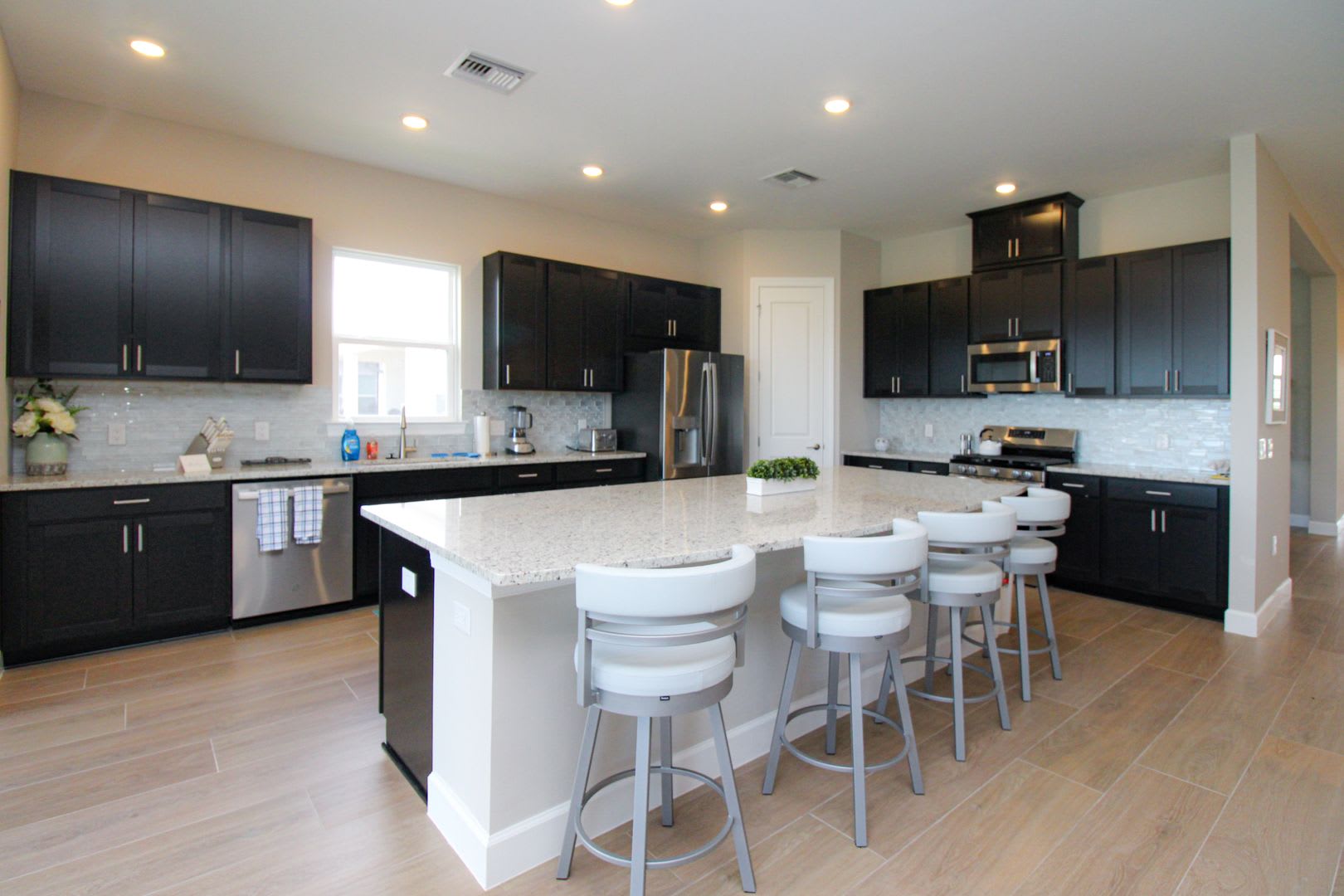 Brand New 4 Bed 3 Full Bath Beautiful Single Family Home In Amazing Esplanade By The Islands Seasonal See Rates Below – photo 5