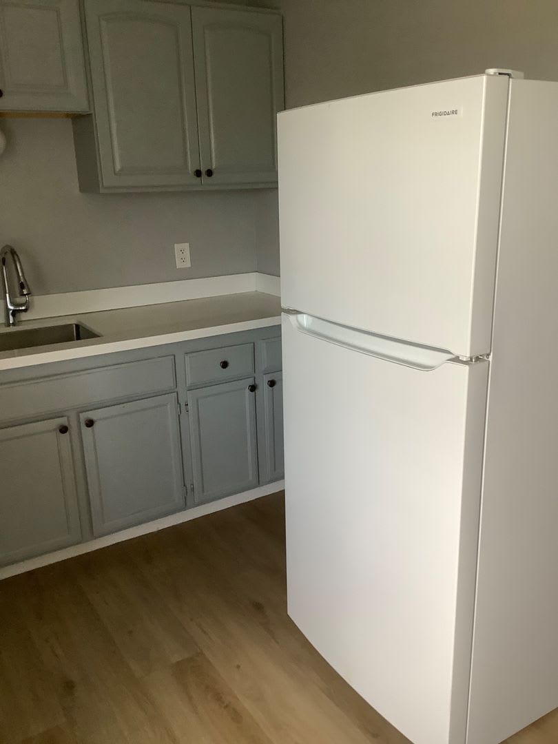 2 Bedroom, 1 Bath Upstairs Unit in Richmond – Available Now! – photo 3