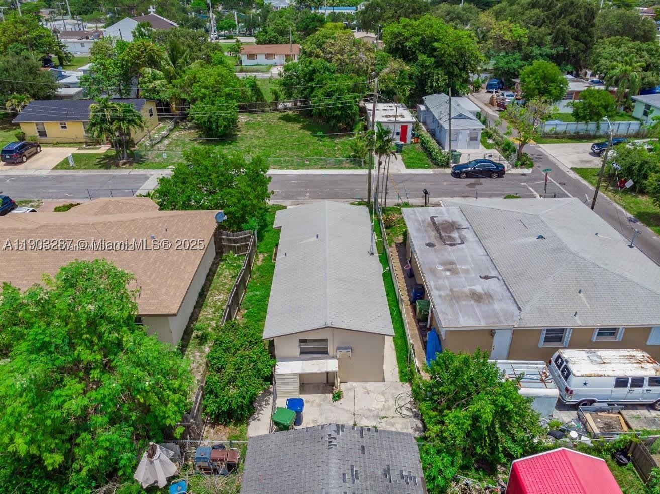 805 NW 3rd Ter – photo 2