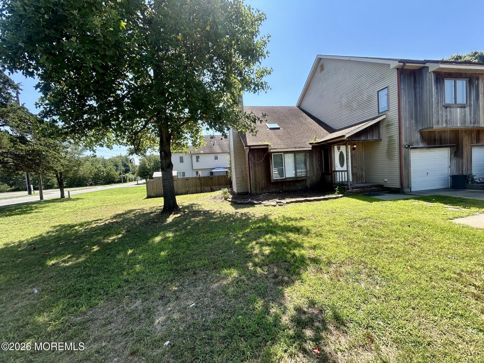 302 Center Street – photo 2