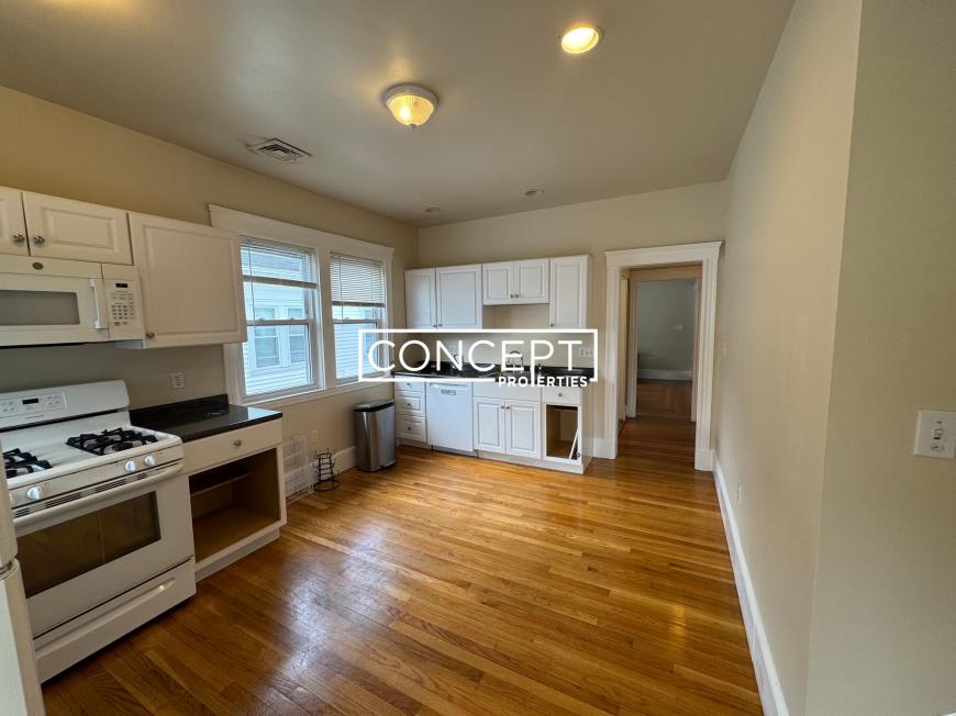 98 West Quincy St – photo 3