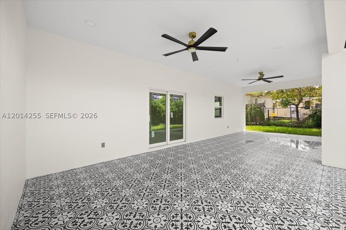 930 34Th St – photo 2