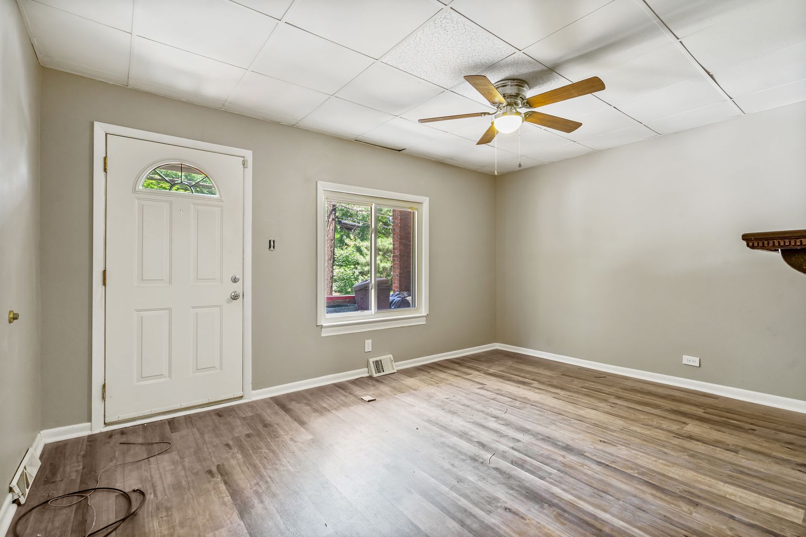 Updated 3 Bedroom on Quiet Street Minutes from Downtown – photo 3