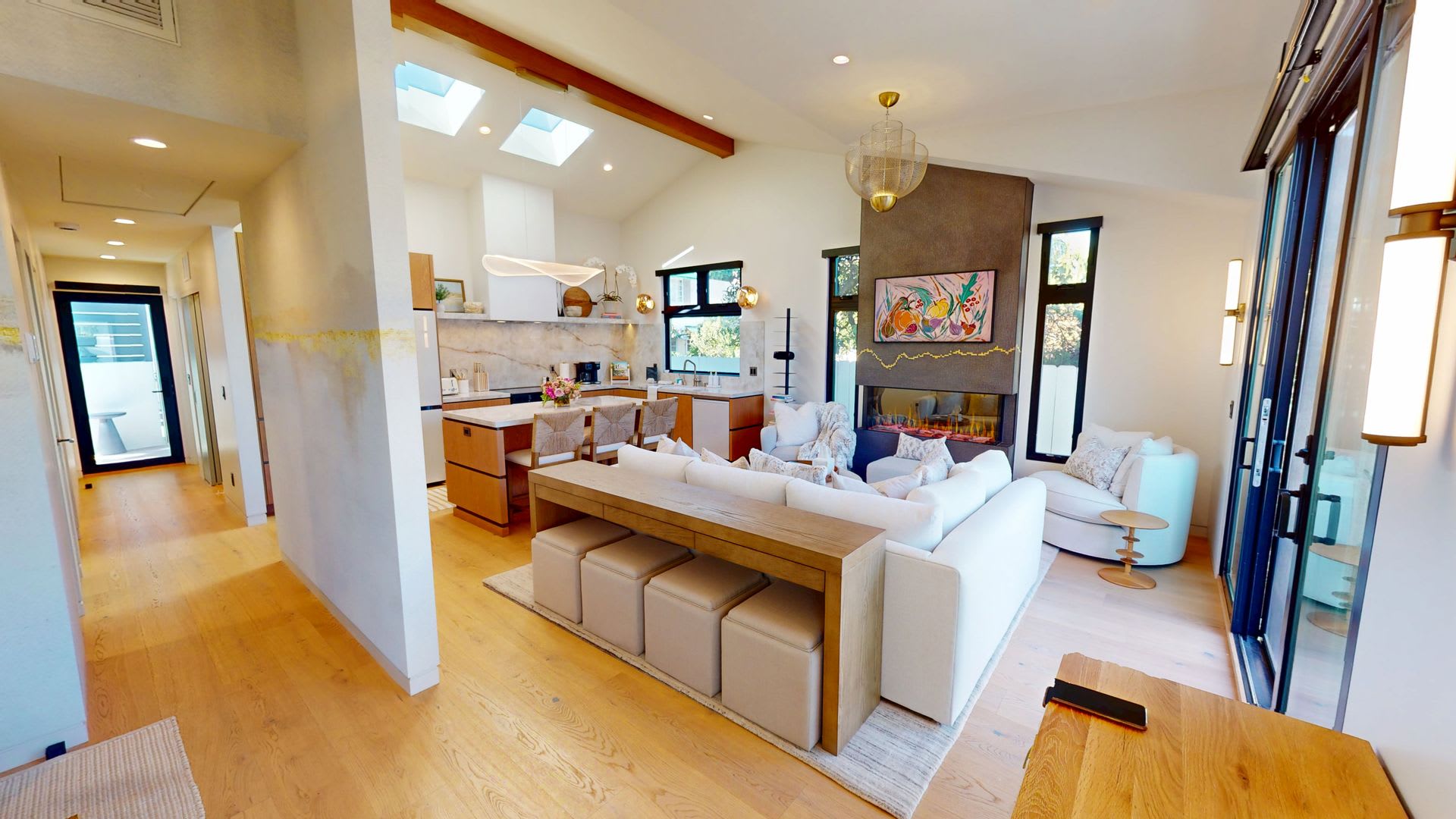 Elevated Living Fully Furnished – photo 1