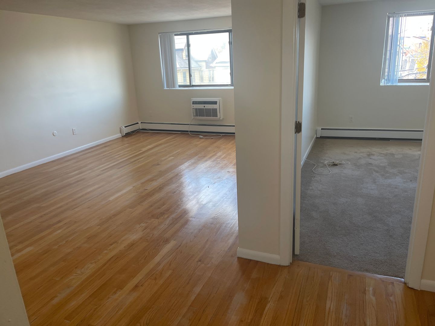 No Fee Massive 2 bed with New floors, kitchen and paint, AC VERY SUNNY!! PARKING INCLUDED – photo 1