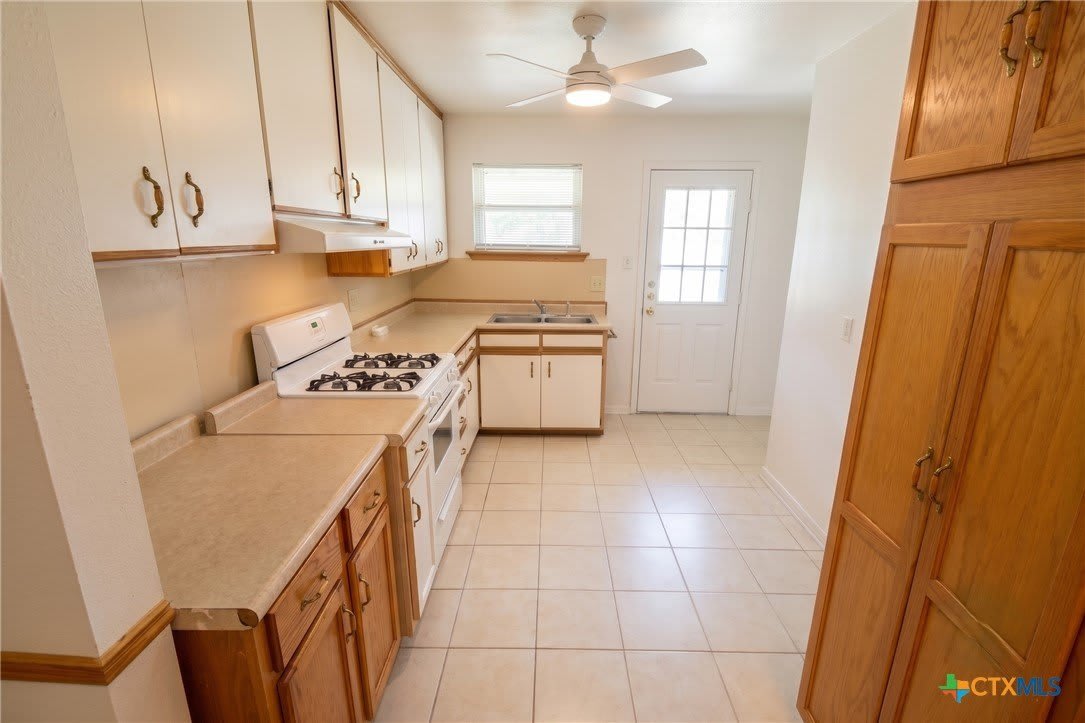 606 S 3rd Street – photo 2